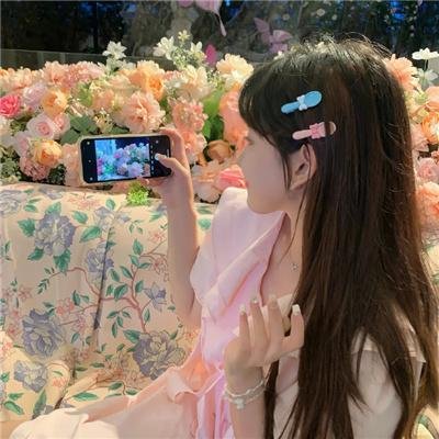 地铁女孩